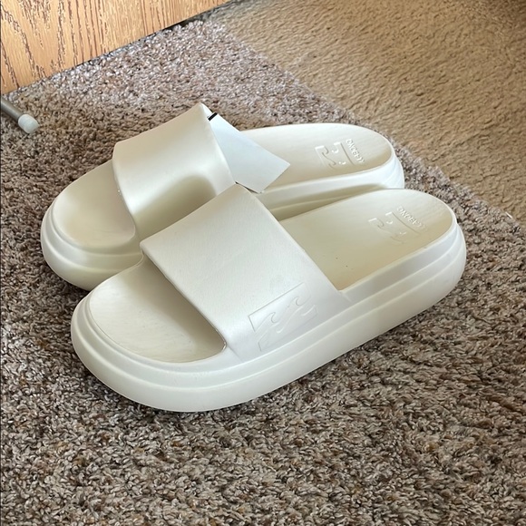 Shoes - Off-white platform sandals